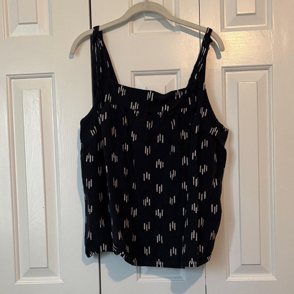 Sonoma Black Sleeveless Camisole with White Dash Print